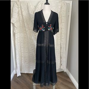 Forever 21 embroidered crocheted trimmed bohemian duster